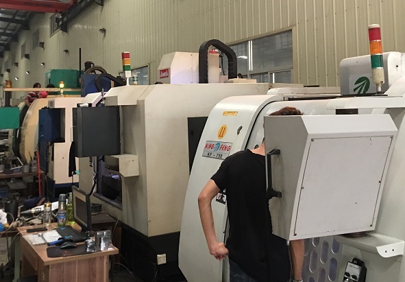 Machining parts by CNC (图1)
